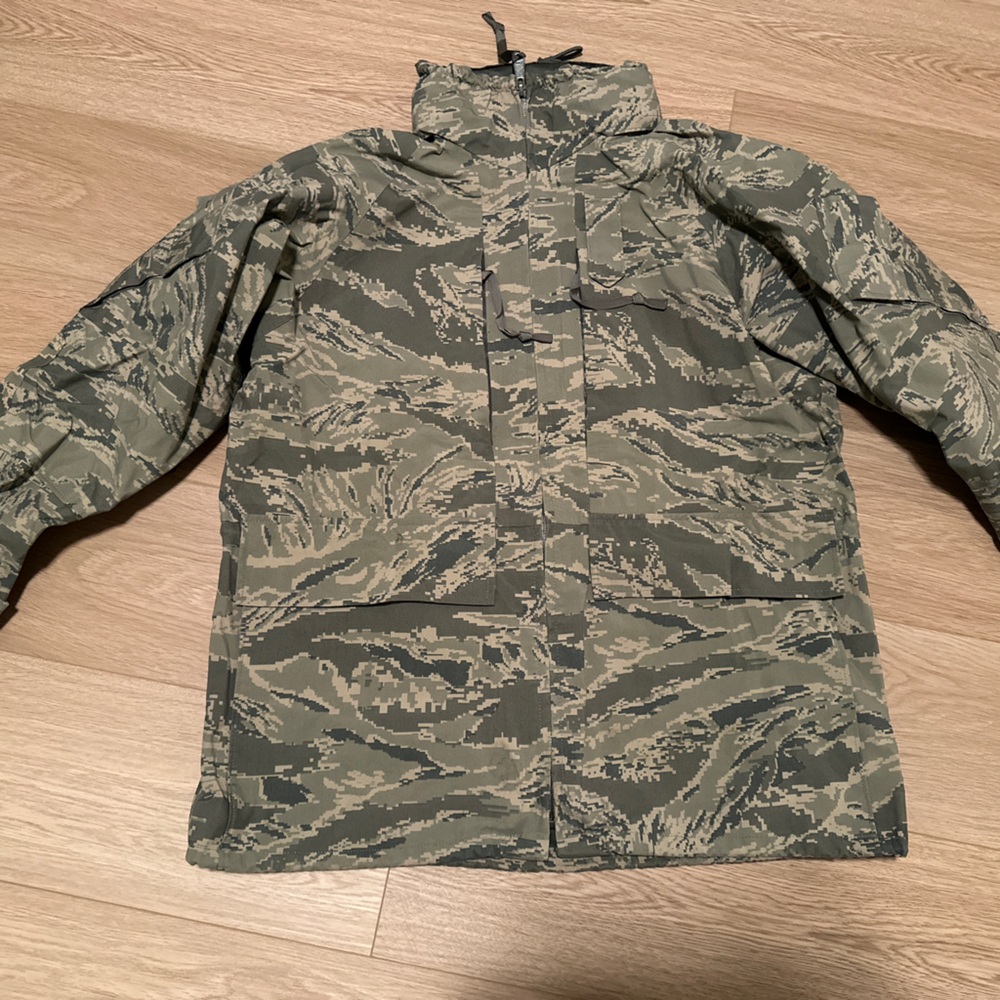 USAF Medium Regular APECS Gore-Tex ABU Tiger Stripe Camo Parka US Air Force
